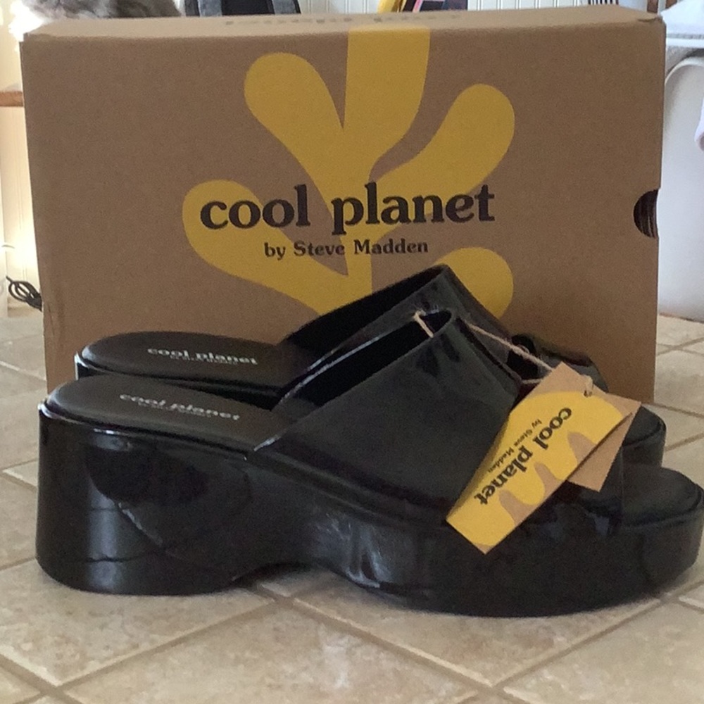 NWT Glaze slide slip on platform sandals